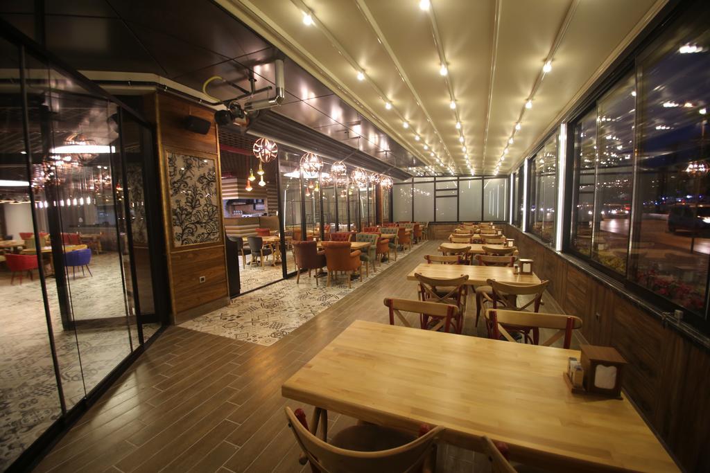 The Corner Hotel سينجان المظهر الخارجي الصورة