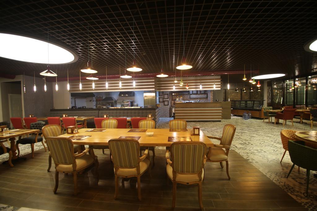 The Corner Hotel سينجان المظهر الخارجي الصورة