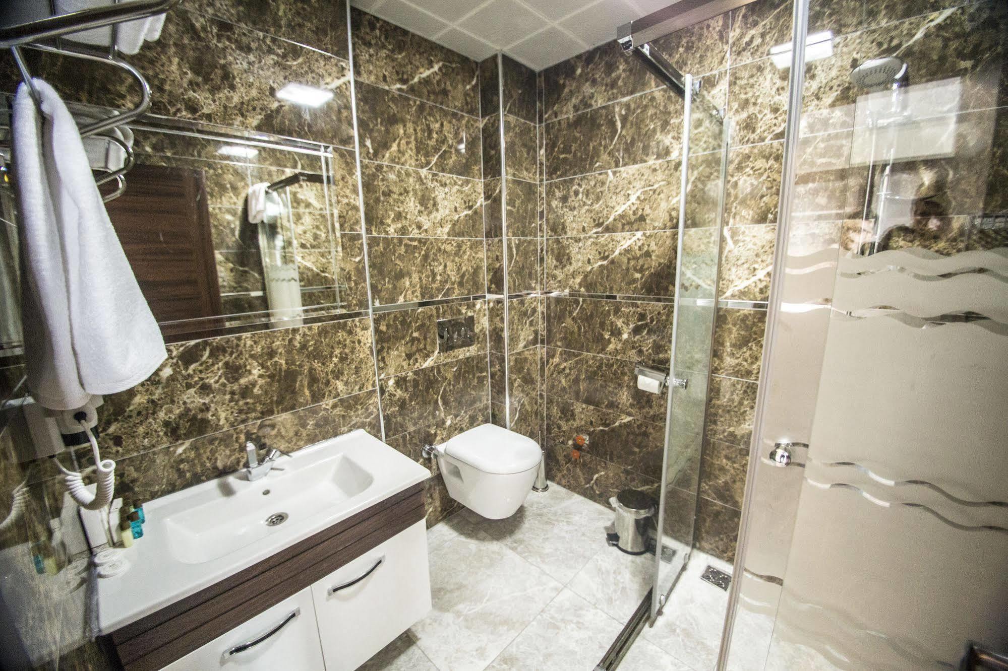 The Corner Hotel سينجان المظهر الخارجي الصورة