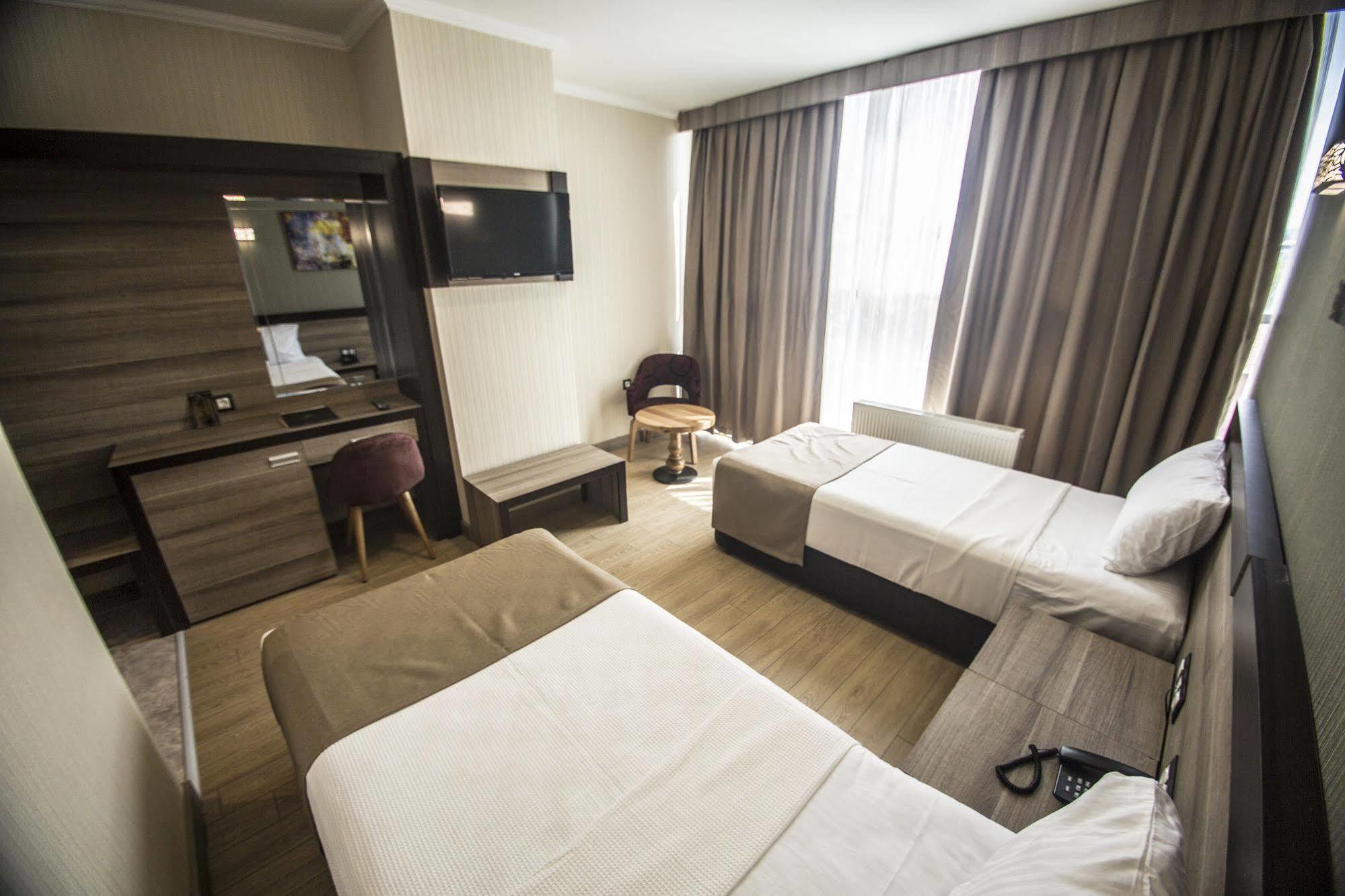 The Corner Hotel سينجان المظهر الخارجي الصورة