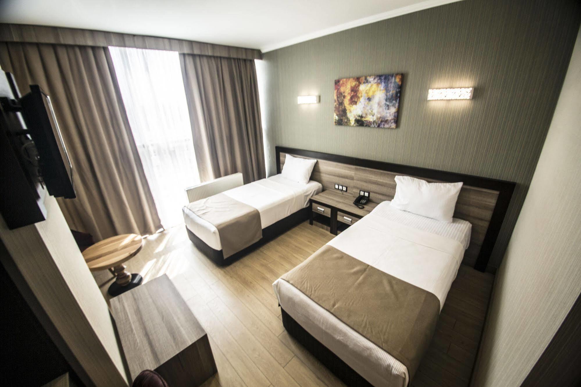 The Corner Hotel سينجان المظهر الخارجي الصورة